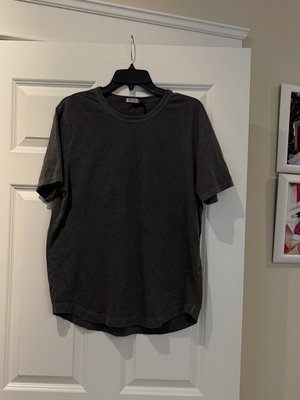 BUCK MASON men’s Slub Curved Hem Tee